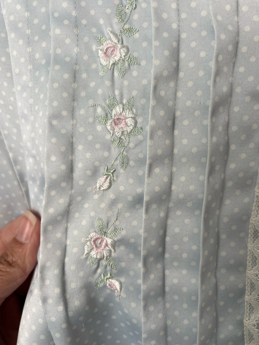 Vtg Aria nightgown light blue with delicate embroidered classic feminine ♦️ - Picture 5 of 7